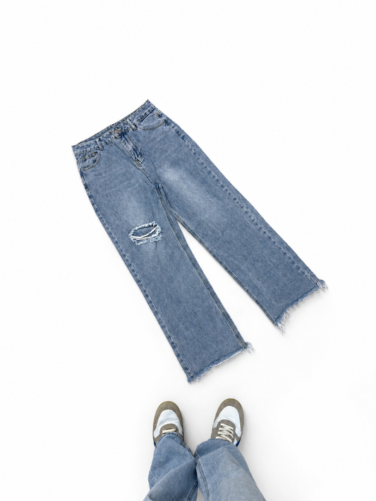 Women's Light Wash Wide Leg Distressed Jeans