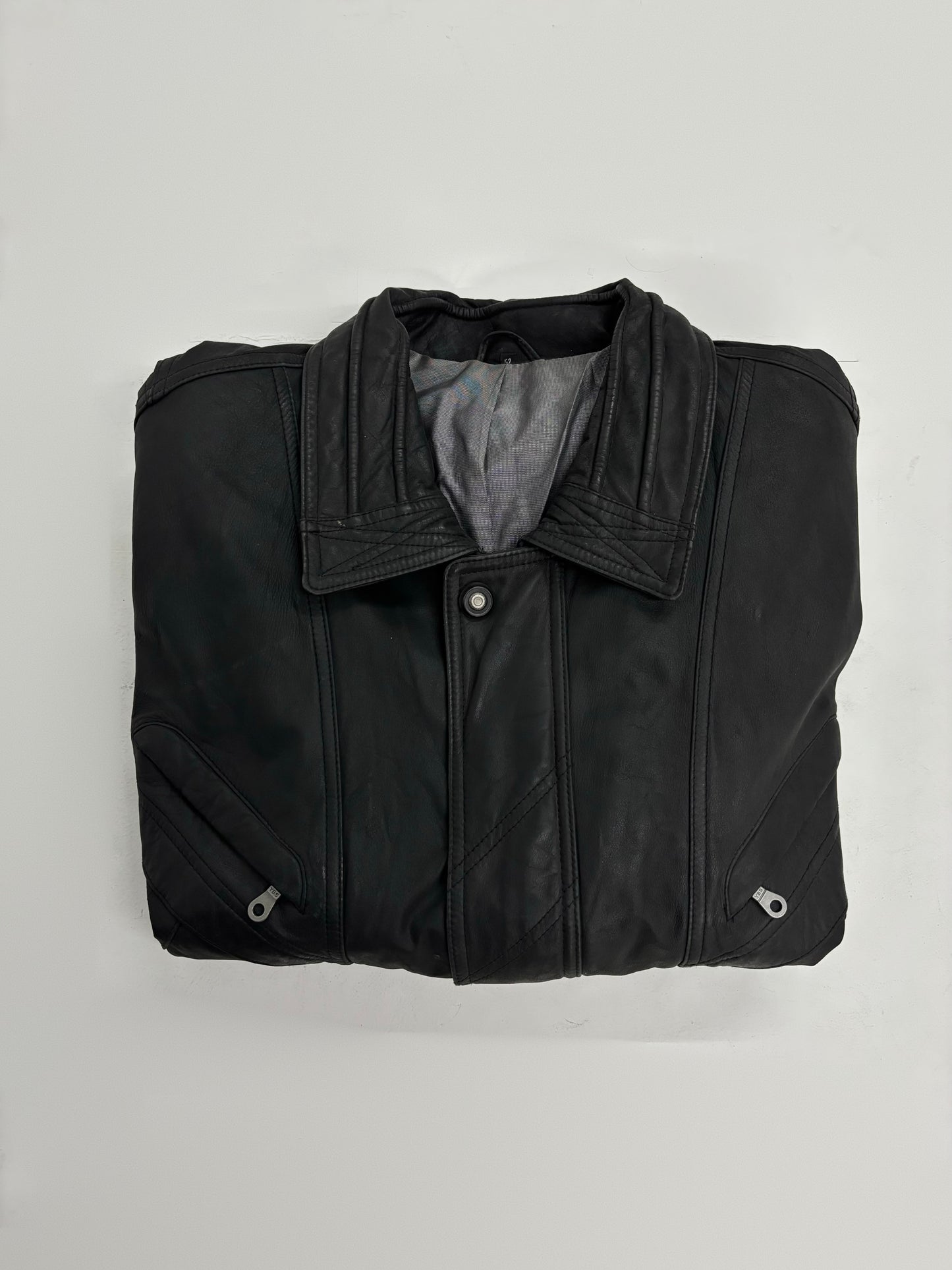 Vintage Unisex Black Leather Bomber Jacket