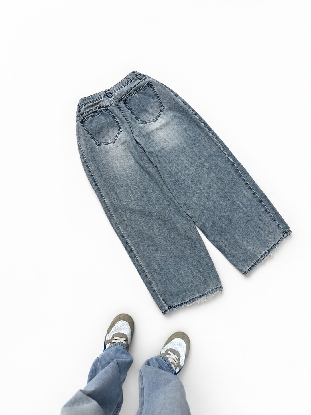 Women's Light Wash Wide Leg Jeans