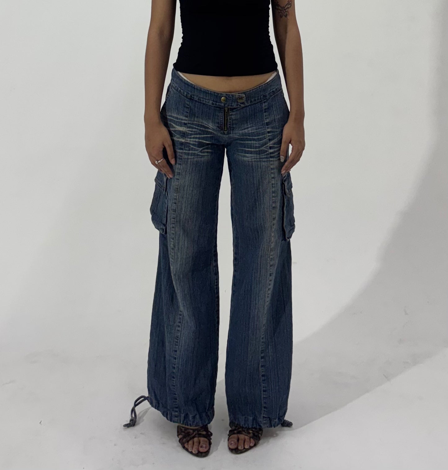 Women's Y2K Low-Rise Wide Leg Cargo Jeans with Drawstring Hem