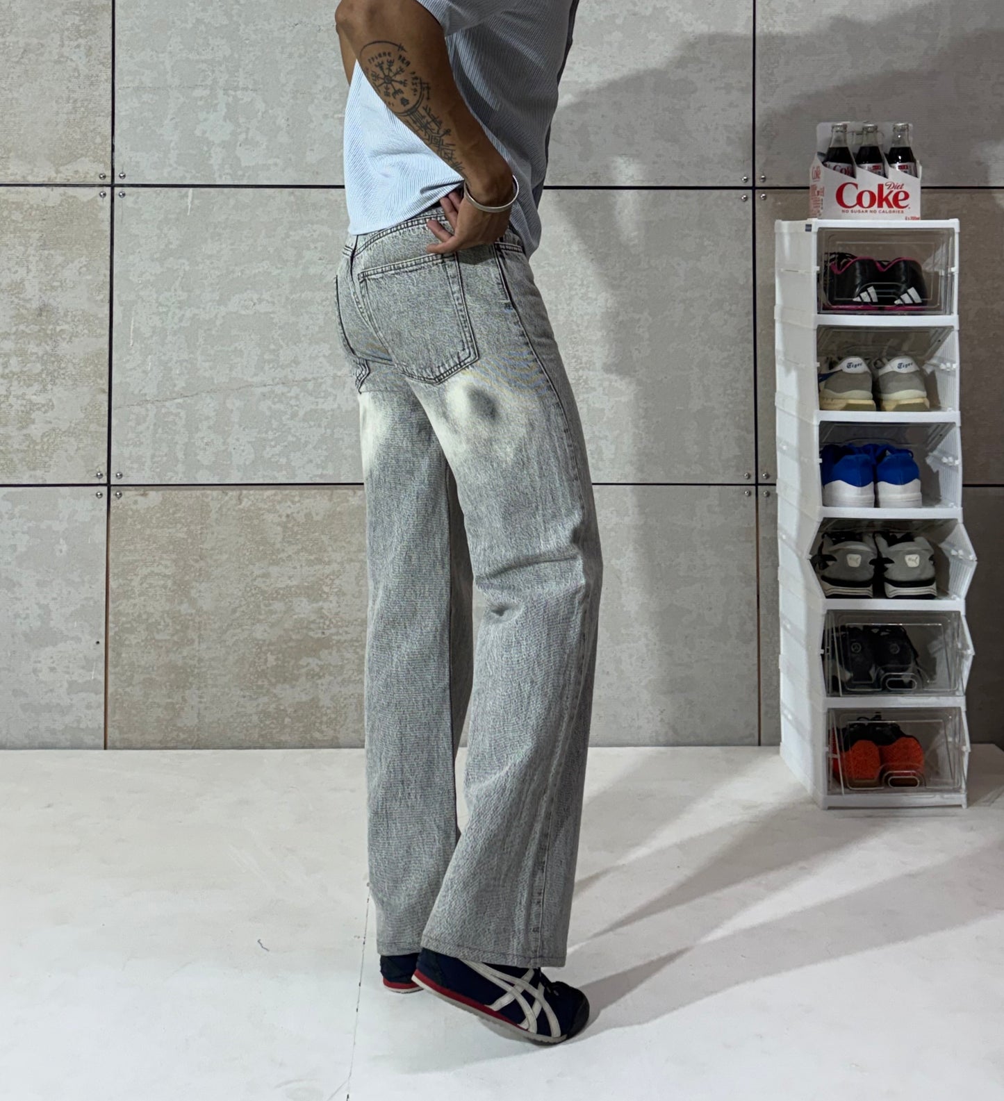 Men's Ash Wash Straight-Leg Denim