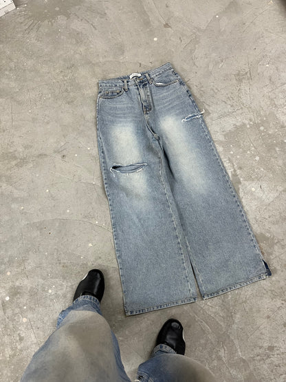 Vintage Light Wash Baggy Distressed Wide-Leg Denim