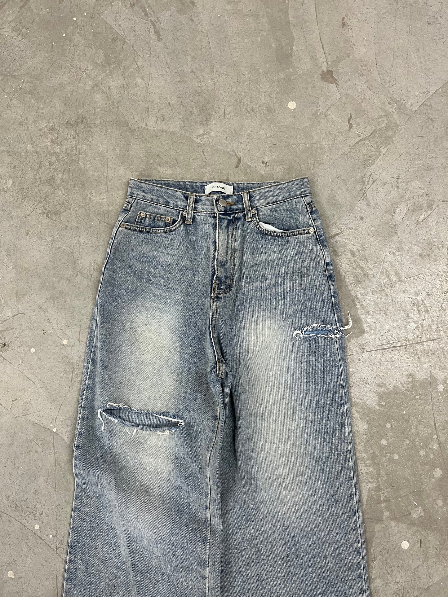 Vintage Light Wash Baggy Distressed Wide-Leg Denim